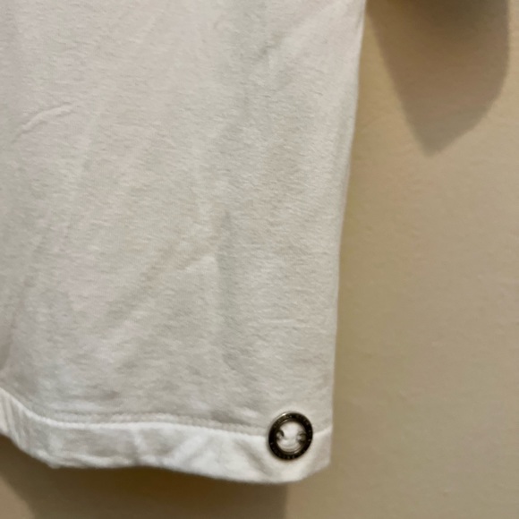 V Neck 3/4 Sleeve T Shirt in White, Size M/L - Picture 3 of 5